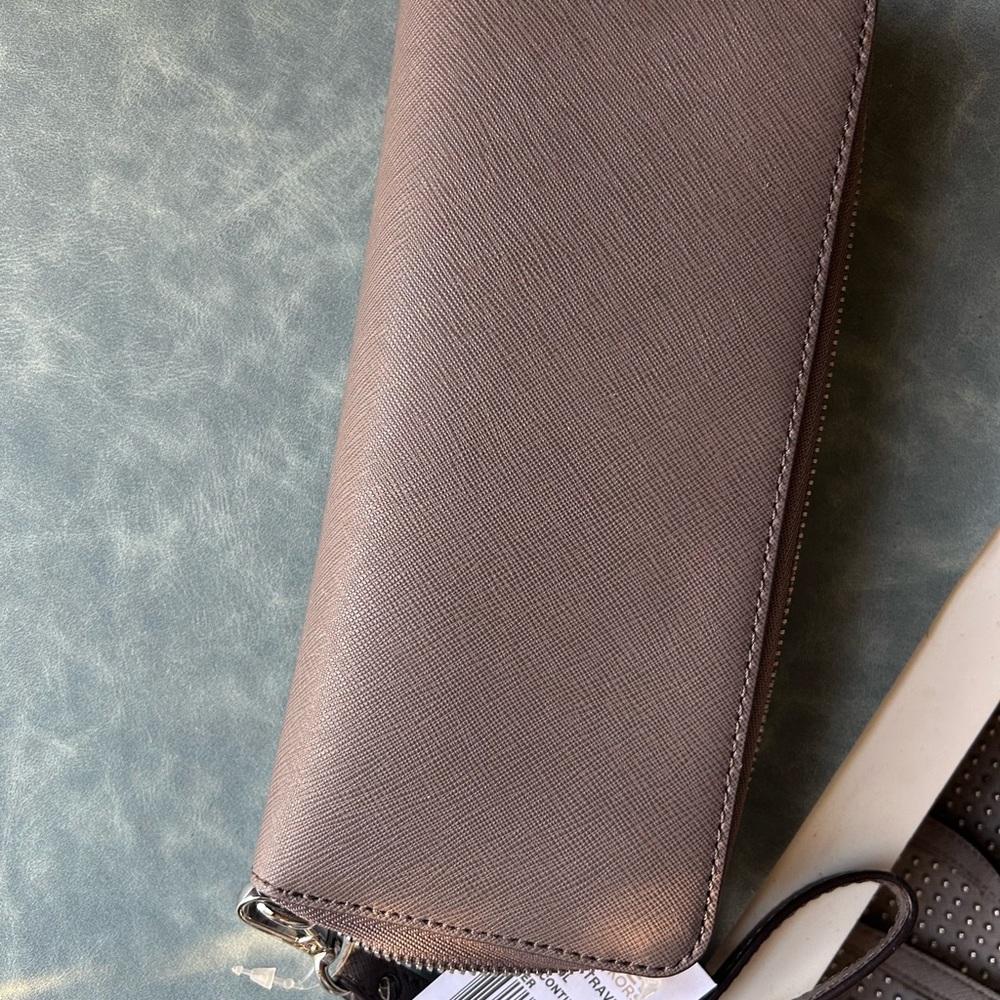 Michael Kors Charcoal Women’s Wristlet Wallet - Picture 4 of 5
